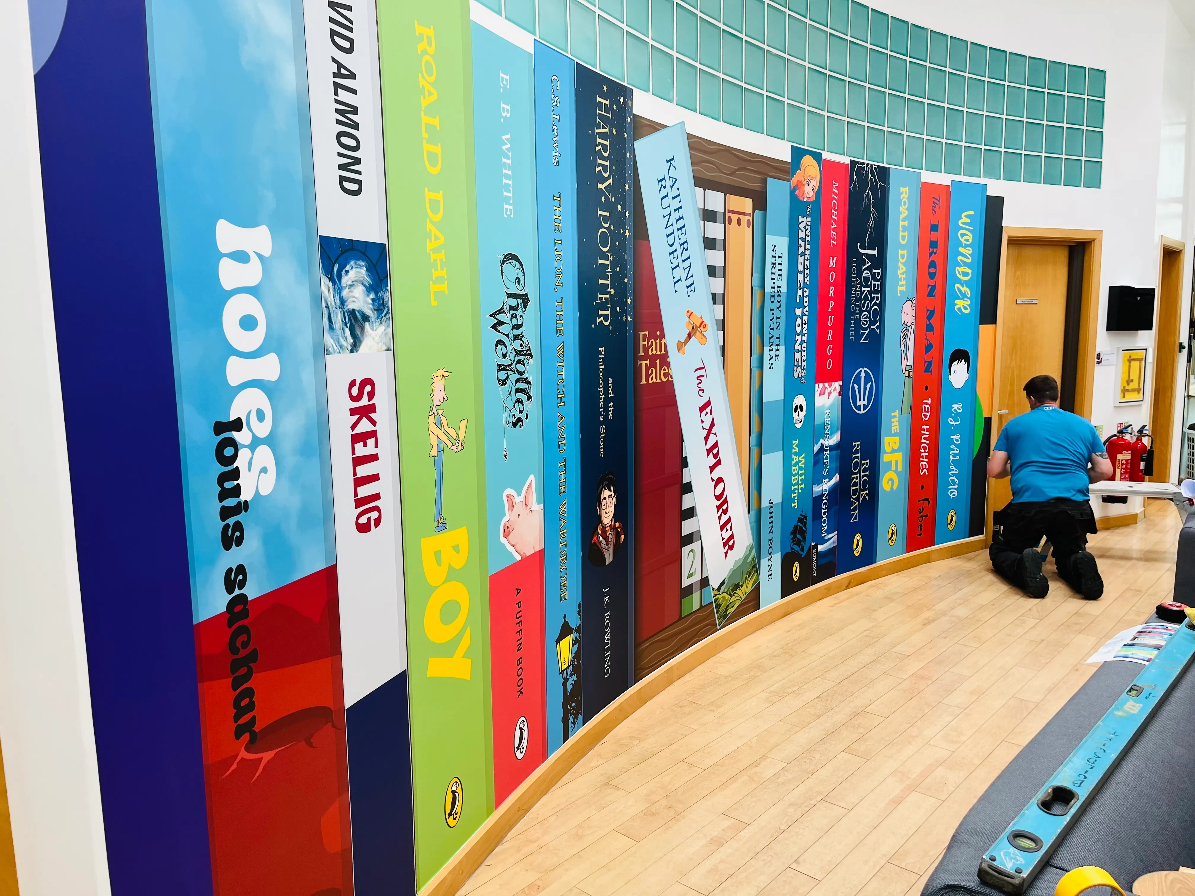 Curved Reading Wall Transformation